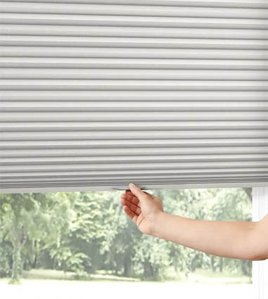 Cordless cellular shade