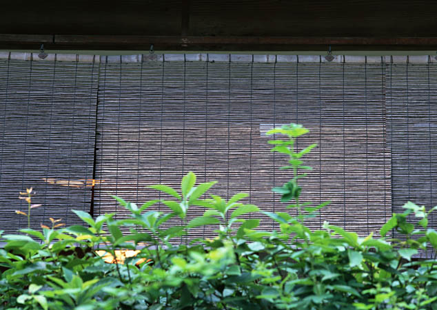 Outdoor bamboo shades have variable lifespans