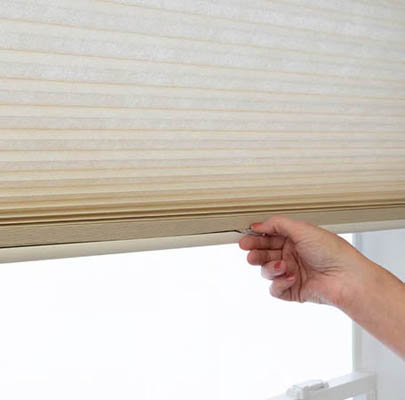 Cordless cellular shade